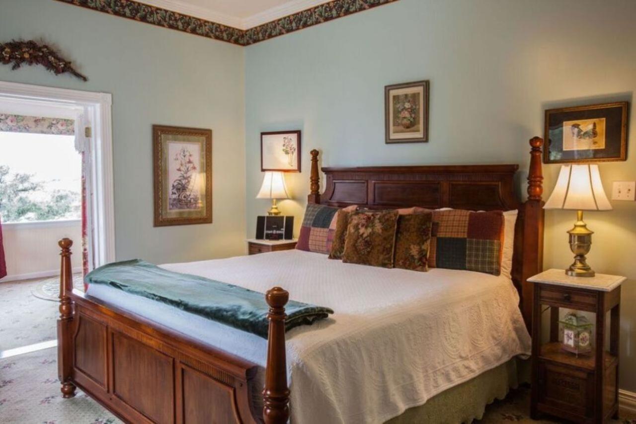Rose Hill Retreat Aaa Four Diamond Inn Stonewall Dış mekan fotoğraf